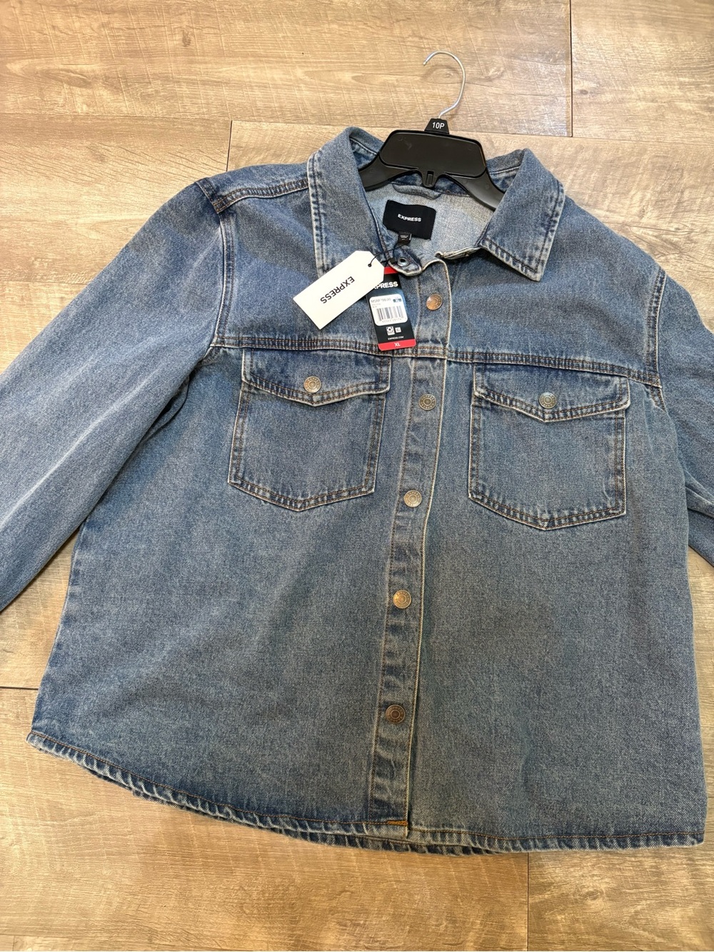 Express Women's Lightweight
Snap Closure Classic Fit Denim Jacket XL NWT